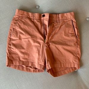 Men’s J Crew salmon color shorts size 28 (5 in inseam) - nearly new!